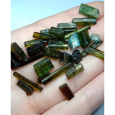 Turmalin zielony - drobne kryształy - Mozambik - 10 g - 19 zł